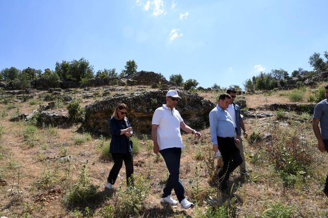 Vali Çuhadar, Adıyaman'daki tarihi alanları inceledi Vali Çuhadar, Adıyaman'daki tarihi alanları inceledi