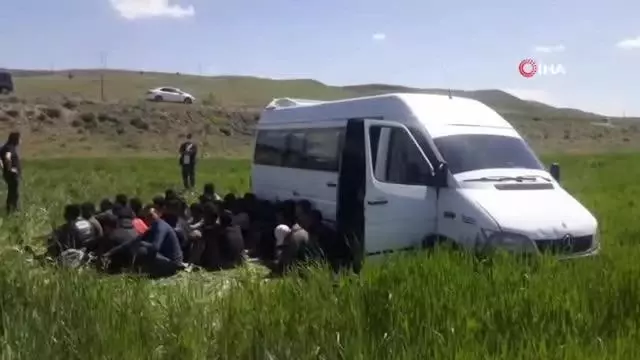 Van'ın İran sınırı 64 kilometrelik duvarla güçlendiriliyor