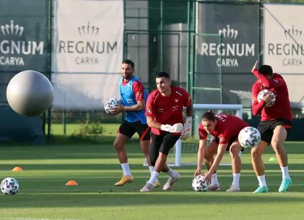 A Milli Futbol Takımı, EURO 2020 hazırlıklarını sürdürdü A Milli Futbol Takımı, EURO 2020 hazırlıklarını sürdürdü