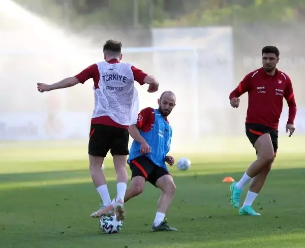 A Milli Futbol Takımı, EURO 2020 hazırlıklarını sürdürdü A Milli Futbol Takımı, EURO 2020 hazırlıklarını sürdürdü