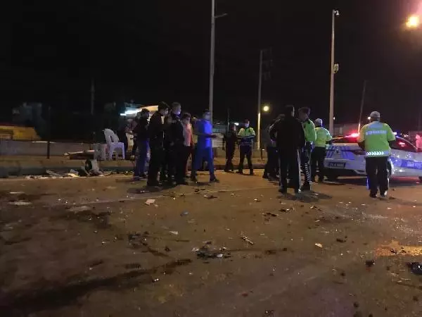 KOCAELİ ALKOLLÜ SÜRÜCÜ POLİS KONTROL NOKTASINA DALDI: 1'İ POLİS 3 YARALI KOCAELİ ALKOLLÜ SÜRÜCÜ POLİS KONTROL NOKTASINA DALDI: 1'İ POLİS 3 YARALI