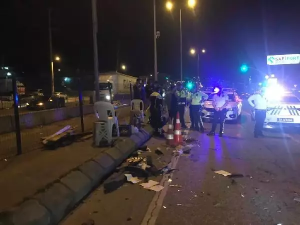 KOCAELİ ALKOLLÜ SÜRÜCÜ POLİS KONTROL NOKTASINA DALDI: 1'İ POLİS 3 YARALI KOCAELİ ALKOLLÜ SÜRÜCÜ POLİS KONTROL NOKTASINA DALDI: 1'İ POLİS 3 YARALI