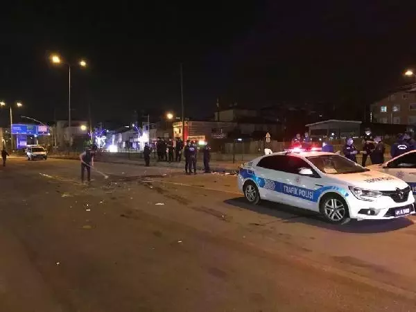 KOCAELİ ALKOLLÜ SÜRÜCÜ POLİS KONTROL NOKTASINA DALDI: 1'İ POLİS 3 YARALI KOCAELİ ALKOLLÜ SÜRÜCÜ POLİS KONTROL NOKTASINA DALDI: 1'İ POLİS 3 YARALI