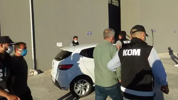 Sedat Peker'in kardeşi Atilla Peker'in ruhsatsız silah taşımaktan gözaltına alındığı ortaya çıktı