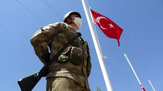 Bingöl'de 28 yıl önce haince şehit edilen 33 asker törenle anıldı Bingöl'de 28 yıl önce haince şehit edilen 33 asker törenle anıldı