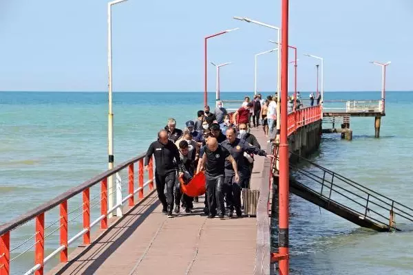 Boğulma tehlikesi geçiren Iraklı çocuğu 'kurbağa adamlar' kurtardı