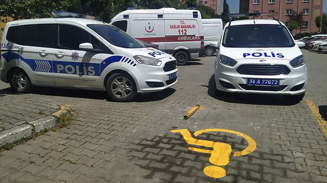 Böyle vahşet görülmedi! Acil tıp teknisyeni, annesini satırla öldürdükten sonra kafasını tencerenin içinde sakladı
