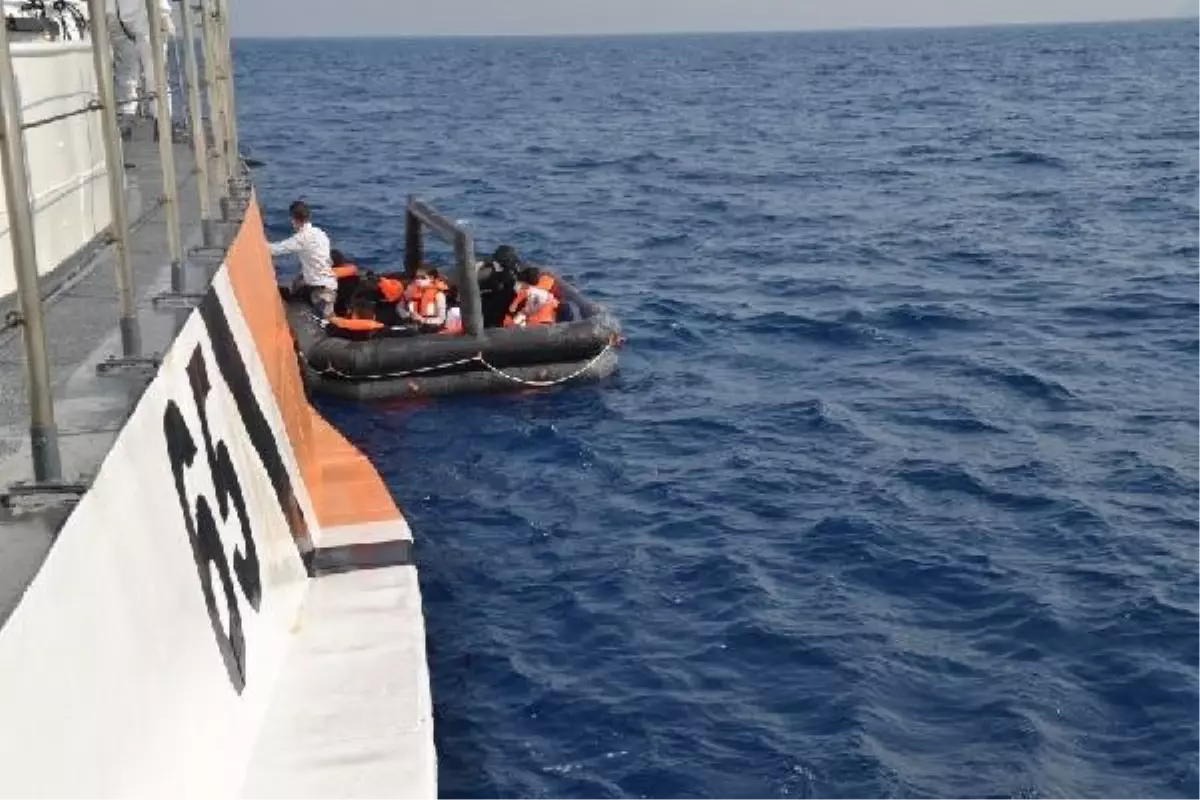 Datça'da 10 kaçak göçmen kurtarıldı