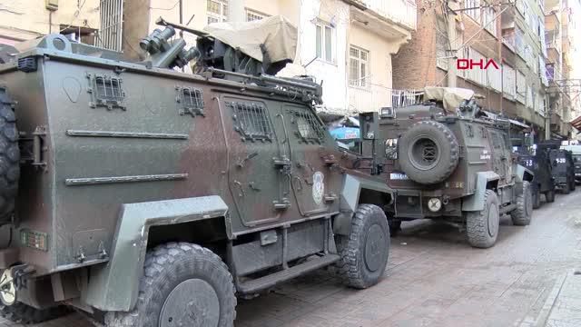 DİYARBAKIR'DA TERÖR OPERASYONU 29 GÖZALTI DİYARBAKIR'DA TERÖR OPERASYONU 29 GÖZALTI
