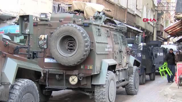 DİYARBAKIR'DA TERÖR OPERASYONU 29 GÖZALTI DİYARBAKIR'DA TERÖR OPERASYONU 29 GÖZALTI