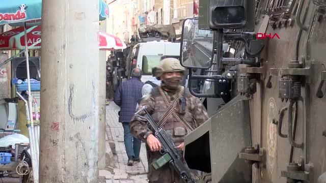 DİYARBAKIR'DA TERÖR OPERASYONU 29 GÖZALTI DİYARBAKIR'DA TERÖR OPERASYONU 29 GÖZALTI