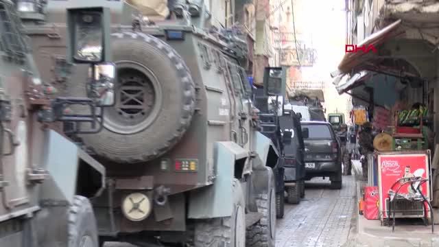 DİYARBAKIR'DA TERÖR OPERASYONU 29 GÖZALTI DİYARBAKIR'DA TERÖR OPERASYONU 29 GÖZALTI