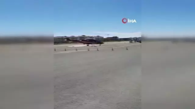 Hava ambulansı anjiyo olması gereken yaşlı adam için havalandı Hava ambulansı anjiyo olması gereken yaşlı adam için havalandı