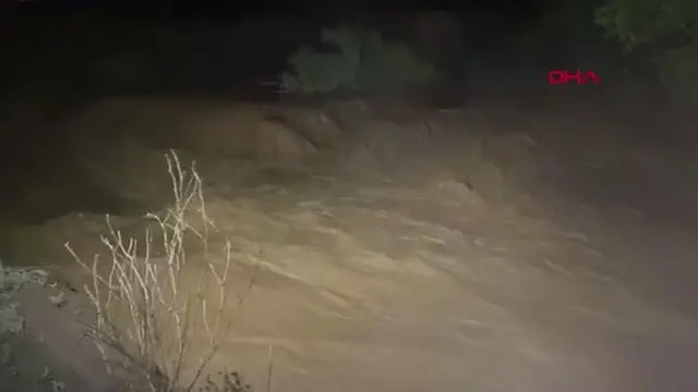 Son dakika haberleri! AĞRI DAĞI'NDAN GELEN SEL IĞDIR-NAHÇIVAN KARAYOLU'NU TRAFİĞE KAPADI Son dakika haberleri! AĞRI DAĞI'NDAN GELEN SEL IĞDIR-NAHÇIVAN KARAYOLU'NU TRAFİĞE KAPADI