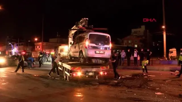 KOCAELİ ALKOLLÜ SÜRÜCÜ POLİS KONTROL NOKTASINA DALDI: 1'İ POLİS 3 YARALI KOCAELİ ALKOLLÜ SÜRÜCÜ POLİS KONTROL NOKTASINA DALDI: 1'İ POLİS 3 YARALI