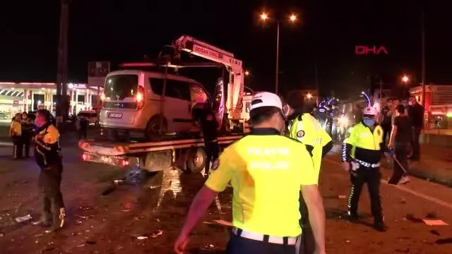 KOCAELİ ALKOLLÜ SÜRÜCÜ POLİS KONTROL NOKTASINA DALDI: 1'İ POLİS 3 YARALI KOCAELİ ALKOLLÜ SÜRÜCÜ POLİS KONTROL NOKTASINA DALDI: 1'İ POLİS 3 YARALI