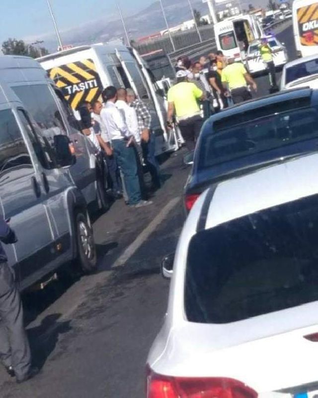 Malatya'da 9 araçlı zincirleme kaza: 21 yaralı Malatya'da 9 araçlı zincirleme kaza: 21 yaralı