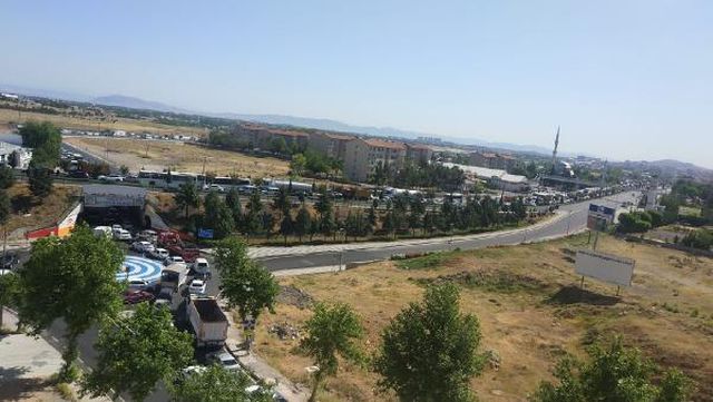 Malatya'da 9 araçlı zincirleme kaza: 21 yaralı Malatya'da 9 araçlı zincirleme kaza: 21 yaralı