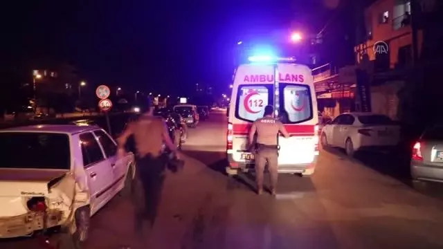 Otomobilin çarptığı mahalle bekçisi yaralandı Otomobilin çarptığı mahalle bekçisi yaralandı