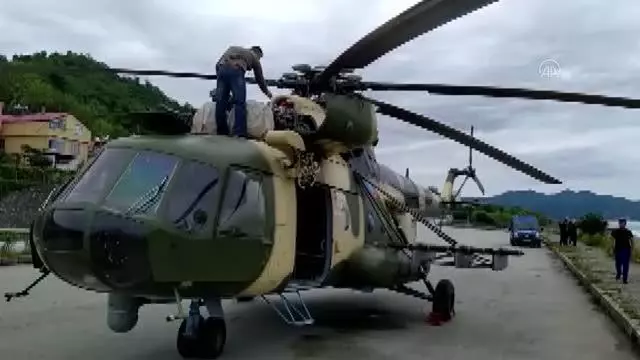 Sahile zorunlu iniş yapan Azerbaycan'a ait askeri helikopterdeki arıza giderildi Sahile zorunlu iniş yapan Azerbaycan'a ait askeri helikopterdeki arıza giderildi