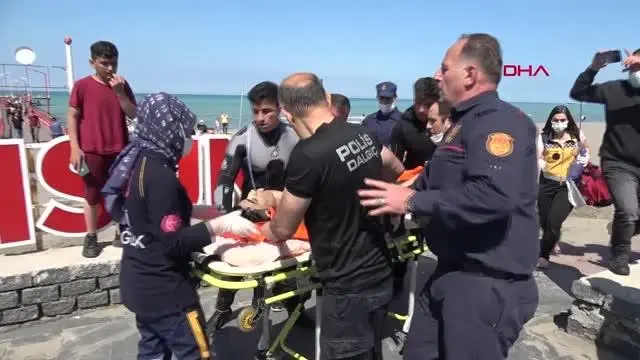 Boğulma tehlikesi geçiren Iraklı çocuğu 'kurbağa adamlar' kurtardı