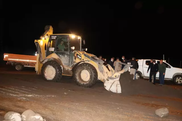 Son dakika haberleri: Selin kapattığı Türkiye-Nahçıvan kara yolu yeniden ulaşıma açıldı Son dakika haberleri: Selin kapattığı Türkiye-Nahçıvan kara yolu yeniden ulaşıma açıldı