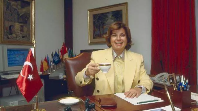 Susurluk skandalı nedir, 3 Kasım 1996'daki trafik kazası neden tekrar gündemde? Susurluk skandalı nedir, 3 Kasım 1996'daki trafik kazası neden tekrar gündemde?