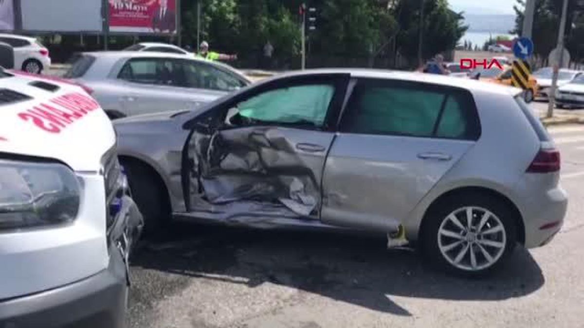 Tekirdağ'da ambulansla otomobil çarpıştı: 1 yaralı