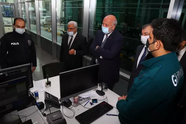 Ticaret Bakan Yardımcısı Turagay, Sarp Sınır Kapısı'nda incelemelerde bulundu