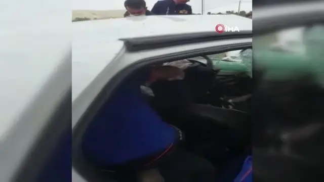Van'da minibüs ile otomobil kafa kafaya çarpıştı: 1 ölü, 1 yaralı