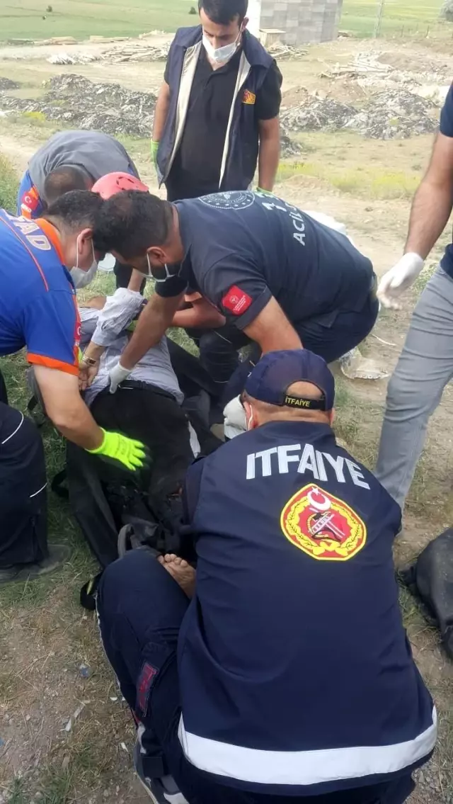 Van'da minibüs ile otomobil kafa kafaya çarpıştı: 1 ölü, 1 yaralı