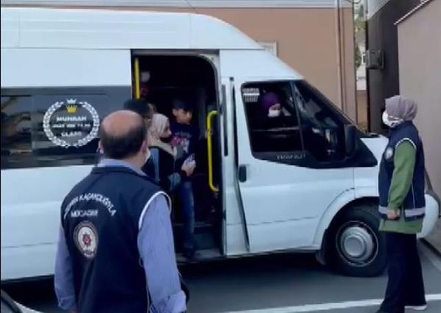 18 kisilik minibuste 44 duzensiz gocmen yakal 2 14155962 o