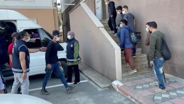 18 kisilik minibuste 44 duzensiz gocmen yakal 4 14155962 o