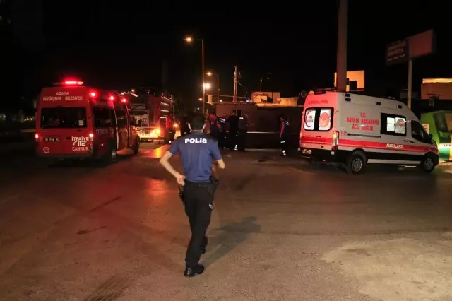 Adana'da kontrolden çıkan tır dereye düştü: 1 yaralı Adana'da kontrolden çıkan tır dereye düştü: 1 yaralı