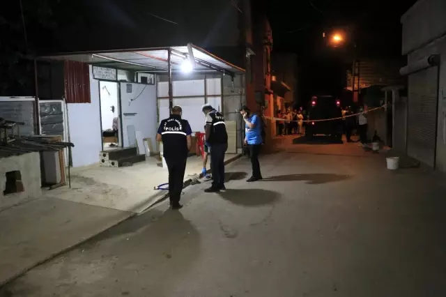 Adana'da silahlı saldırı: 1 ölü, 1 yaralı Adana'da silahlı saldırı: 1 ölü, 1 yaralı