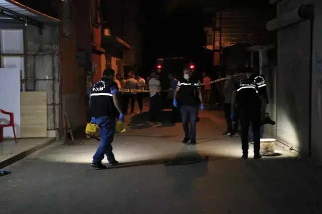Adana'da silahlı saldırı: 1 ölü, 1 yaralı Adana'da silahlı saldırı: 1 ölü, 1 yaralı