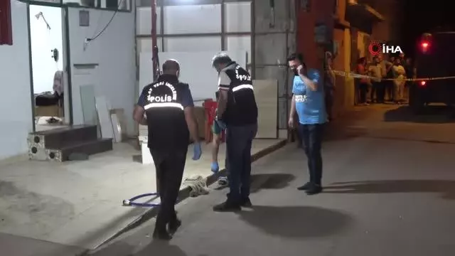Adana'da silahlı saldırı: 1 ölü, 1 yaralı Adana'da silahlı saldırı: 1 ölü, 1 yaralı
