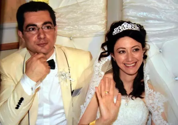 Akademisyen çiftin boşanma davasında, 4 ayrı dava çıktı Akademisyen çiftin boşanma davasında, 4 ayrı dava çıktı