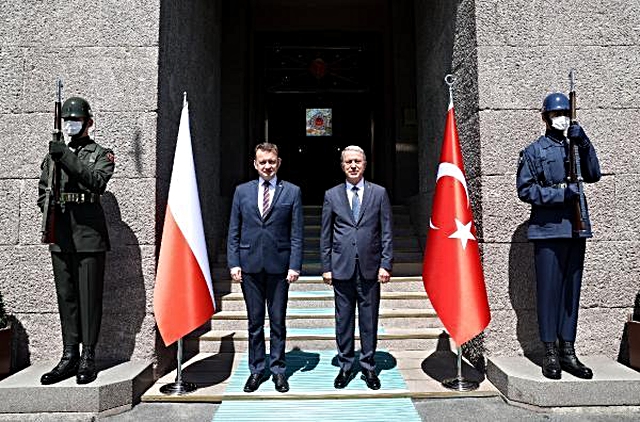 bakan akar ile gorusen polonyali bakan blaszc 3 14155579 o