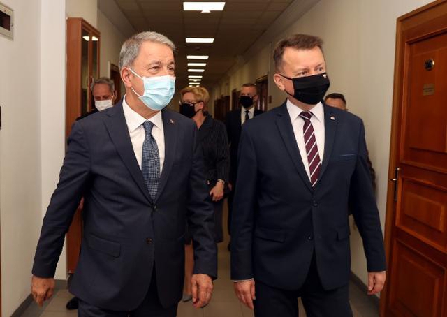 bakan akar ile gorusen polonyali bakan blaszc 6 14155579 o