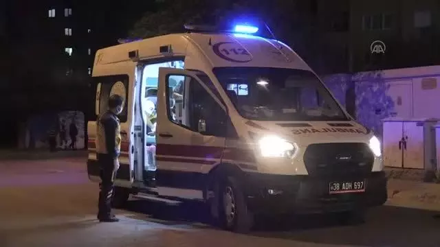 Bıçaklı kavgada 2 kişi yaralandı