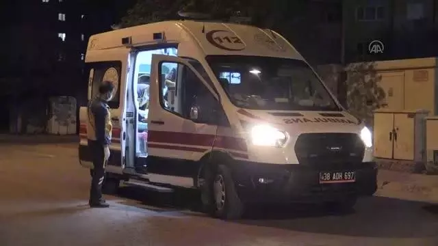 Bıçaklı kavgada 2 kişi yaralandı
