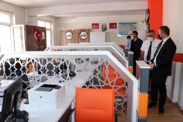 Bitlis hizan Kaymakamı Muhammed İkbal Yelek Hizan İlçe Nüfus Müdürlüğünü ziyaret etti.
