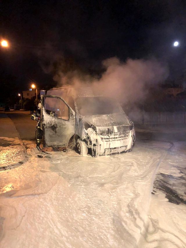 bosanma asamasindaki kocasi aracini alev alev 4 14154731 o