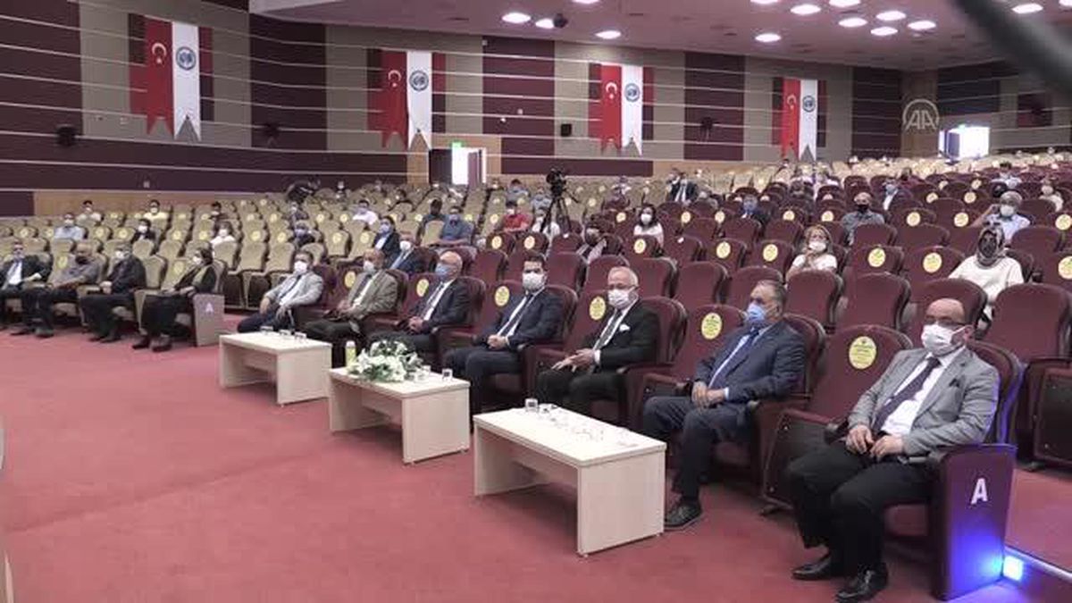 'Dünya Dili Türkçe' konferansı düzenlendi