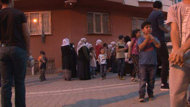 Esenyurt'ta intihar girişimi: Silahla karnına ateş eden kadın hastaneye kaldırıldı
