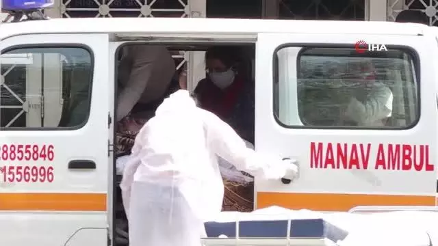 Hindistan'da vaka sayısı 14 Nisan'dan bu yana ilk kez 200 binin altında