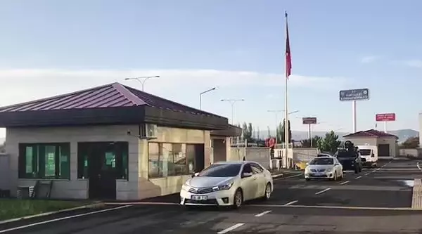 Kars ve Adana'da terör operasyonu Kars ve Adana'da terör operasyonu