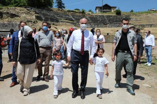 Kazdıkça tarih fışkırıyordu! Prusias Ad Hypium Antik Kenti'nde kazılar yeniden başladı