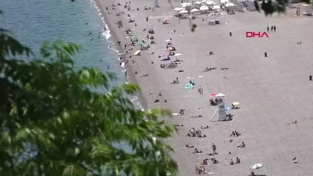 Konyaaltı sahili doldu Konyaaltı sahili doldu